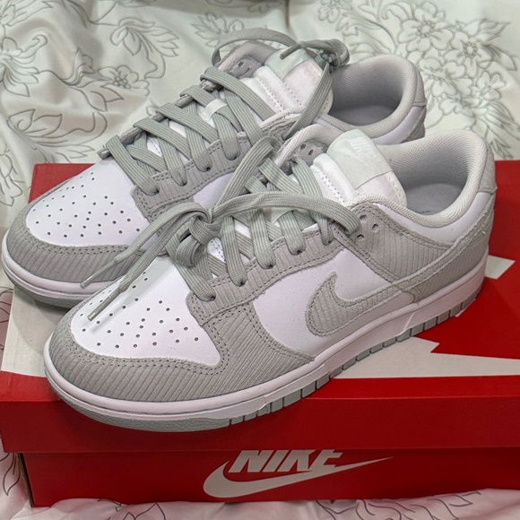 Nike White and Gray Low-Top Sneakers - Picture 1 of 4